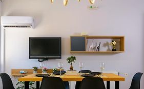 Elli'S Apartment